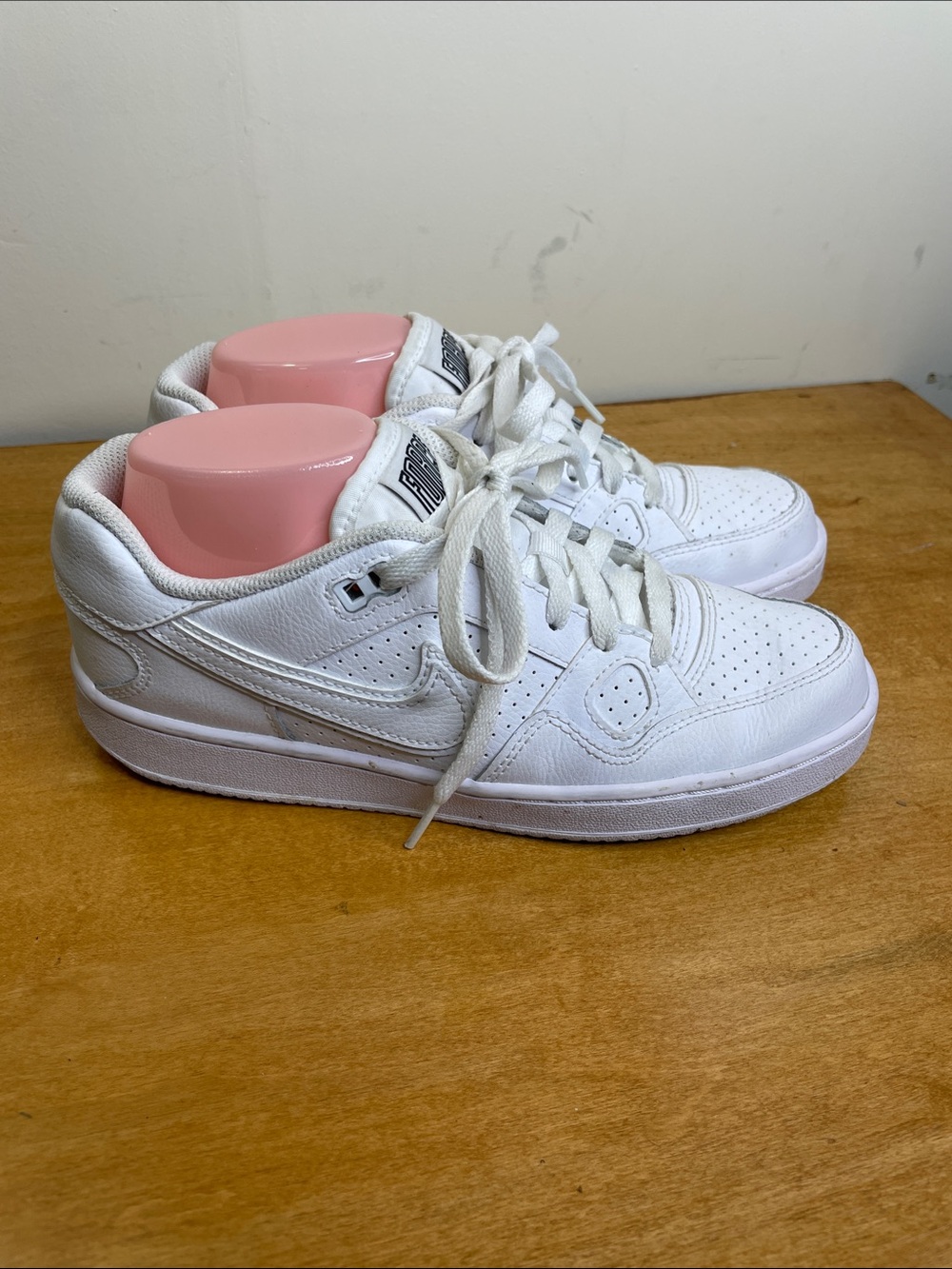 Nike Kids White Leather Sneakers. Size 6.5Y